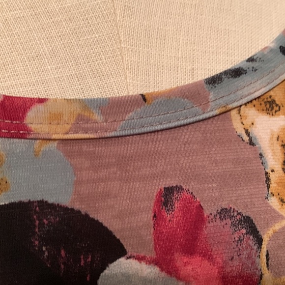Crepas Floral Top, Size 3X, NWT - Picture 7 of 13